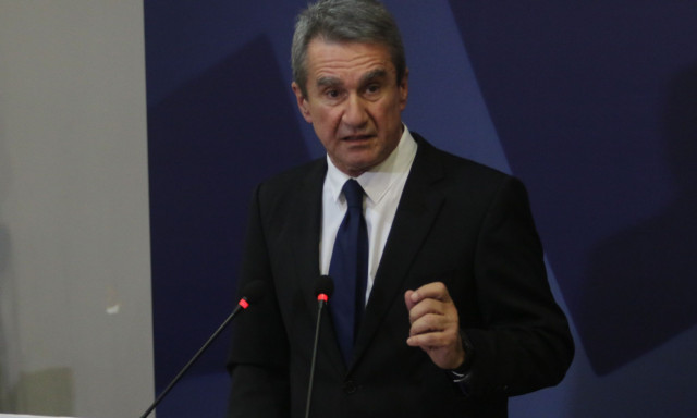 Δούκας κατά Λοβέρδου, αλλά με αιχμές προς κάθε... «εξουσιολαγνεία»