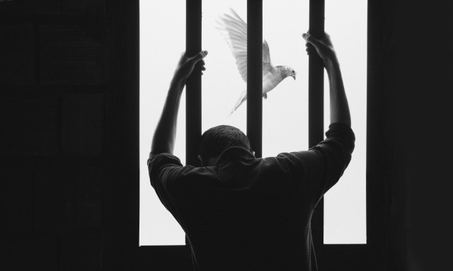 Φρίκη στις φυλακές Κύπρου: Κατάδικοι βιντεοσκοπούσαν τον βιασμό συγκρατούμενού τους