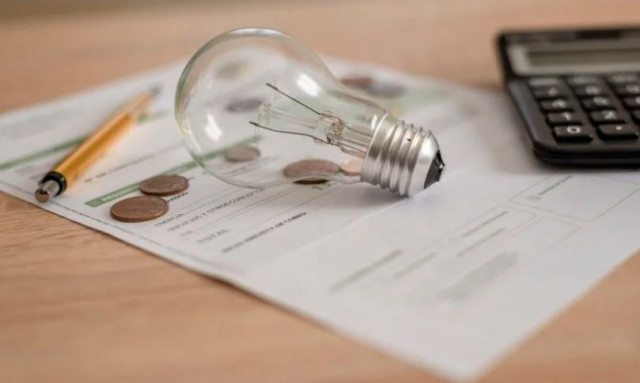 Ούτε το ψυγείο ούτε το πλυντήριο: Η συσκευή που καταναλώνει το περισσότερο ρεύμα στο σπίτι σας