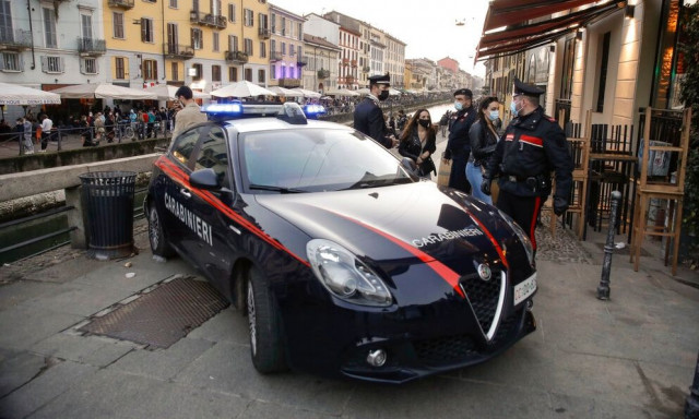 Μιλάνο: 83χρονη καταπλακώθηκε θανάσιμα από αυτοκτονικό 70χρονο, ο οποίος πήδηξε από τον 4ο