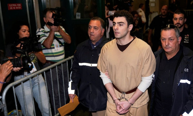 Luigi Mangione: Απορρίφθηκαν οι κατηγορίες τρομοκρατίας για τη δολοφονία του CEO