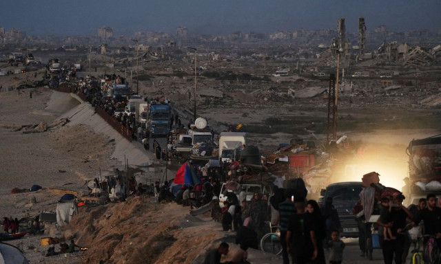 «Η Γάζα καίγεται»: Ερείπια, νεκροί και μαζική έξοδος αμάχων από τη χερσαία επιχείρηση του Ισραήλ