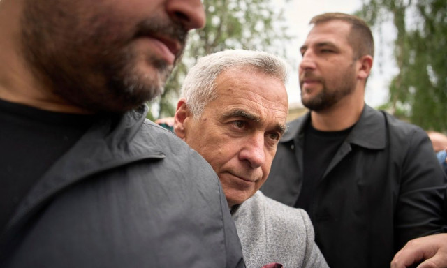 Ρουμανία: Αντιμέτωπος με κατηγορίες απόπειρας πραξικοπήματος ο υποψήφιος πρόεδρος Γκεοργκέσκου