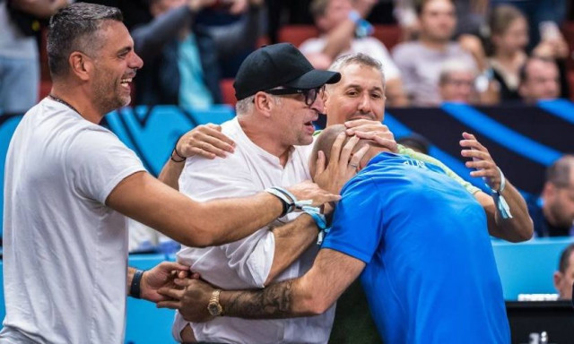 Διαμαντίδης και Παπαλουκάς στο Εurobasket: Οι viral αντιδράσεις τους στα καλάθια της Εθνικής