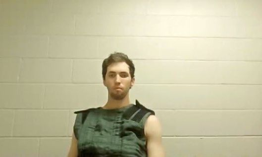 Τάιλερ Ρόμπινσον: Ψυχρός και απαθής ακούει το κατηγορητήριο για τη δολοφονία Κερκ