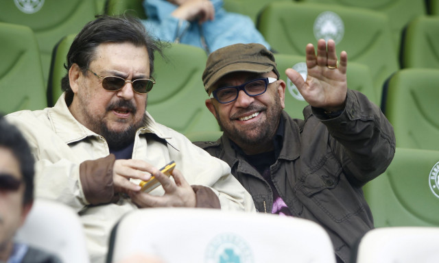 Ο Γιάννης Ζουγανέλης συνόδευσε την κόρη του Λαυρέντη Μαχαιρίτσα νύφη στον γάμο της