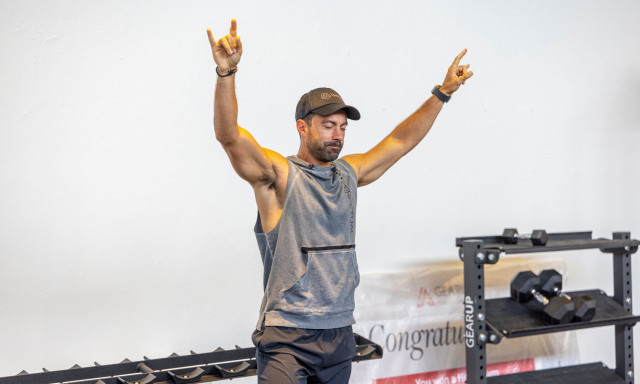 Σάκης Τανιμανίδης: Από την Αλάσκα μέχρι τις Μαλδίβες… και τώρα στο BeWell Festival 2025!