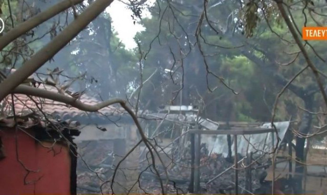 Φωτιά σε καφέ - μπαρ στους Αγίους Αναργύρους