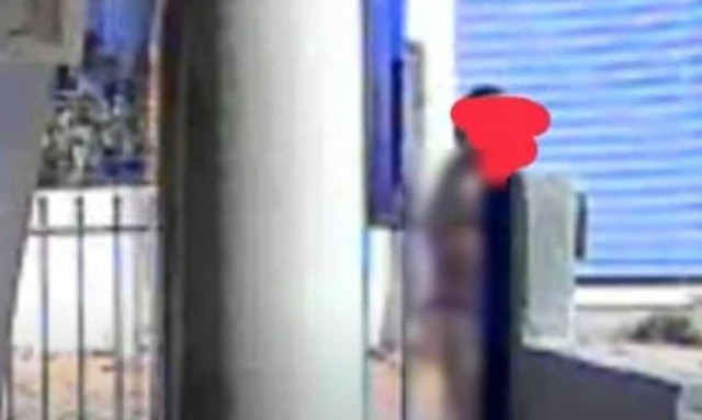 Θρίλερ στα Σπάτα με επιδειξία: Επιτέθηκε σε μητέρες με παιδιά