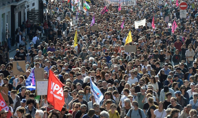Φθινόπωρο οργής στη Γαλλία: Στους δρόμους χιλιάδες αγανακτισμένοι