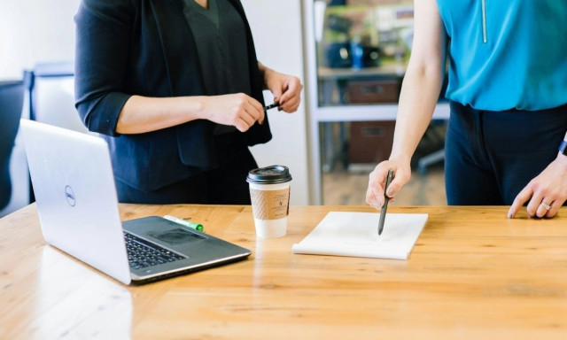 Της έκλεψαν το φαγητό στο γραφείο και έγινε χαμός: Το σημείωμα που άφησε έγινε viral