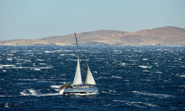Καιρός: Με θυελλώδεις ανέμους μέχρι 8 μποφόρ και πτώση της θερμοκρασίας η Πέμπτη