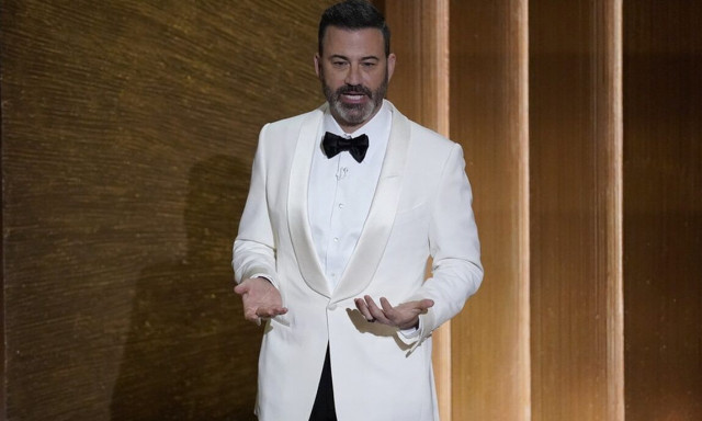 «Είμαστε όλοι Τζίμι Κίμελ»: Αμερικανοί παρουσιαστές σπεύδουν στο πλευρό του