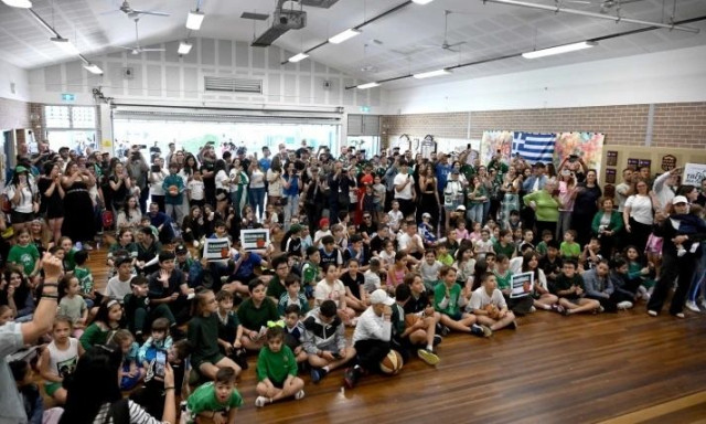 Παναθηναϊκός: Το «τριφύλλι» επισκέφθηκε σχολείο στο Σίδνεϊ, τραγούδησαν τον «πράσινο» ύμνο τα παιδιά
