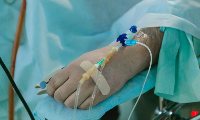 Σοβαρό τροχαίο στα Χανιά: Μάχη με τη ζωή του δίνει στη ΜΕΘ 22χρονος οδηγός