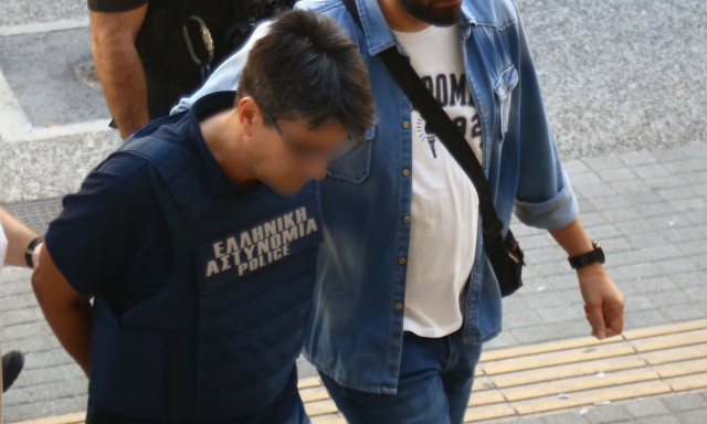 Αδελφοκτονία στη Θεσσαλονίκη: Προθεσμία να απολογηθεί την Τετάρτη πήρε ο 50χρονος – Δήλωσε θολωμένος