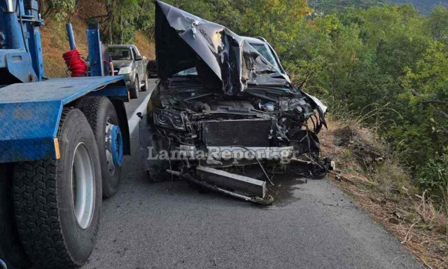 Είχε Άγιο: Γυναίκα σώθηκε χωρίς γρατζουνιά μετά από βουτιά αυτοκινήτου σε χαράδρα