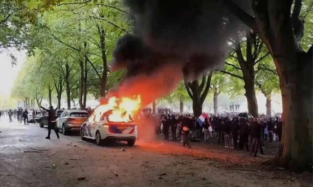 Ολλανδία: Βίαια επεισόδια σε αντιμεταναστευτική διαδήλωση στη Χάγη