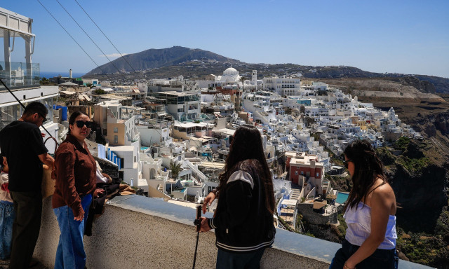 Τράπεζα της Ελλάδος: 18,4 εκατ. τουρίστες επισκέφθηκαν τη χώρα το 7μηνο και τα έσοδα αυξήθηκαν 12,5%