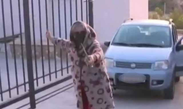 Βοιωτία: Ο εισαγγελέας στο σπίτι της 62χρονης που έθαψε τη μητέρα της