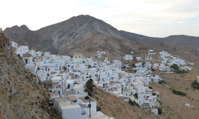 Σέριφος: Το νησί που μαγεύει με την απλότητά του - Γαλήνη και κυκλαδίτικη ομορφιά