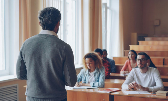 Αναρτήθηκε ο πίνακας με τις 10.000 προσλήψεις αναπληρωτών – Πότε αναλαμβάνουν καθήκοντα