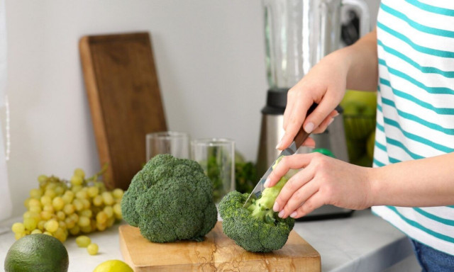 Αυτές οι συνηθισμένες τροφές προστατεύουν τη μνήμη  - Τι πρέπει να τρώνε οι άνω των 60