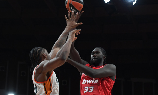 Τέλος ο Κουμάντζε από τον Ολυμπιακό