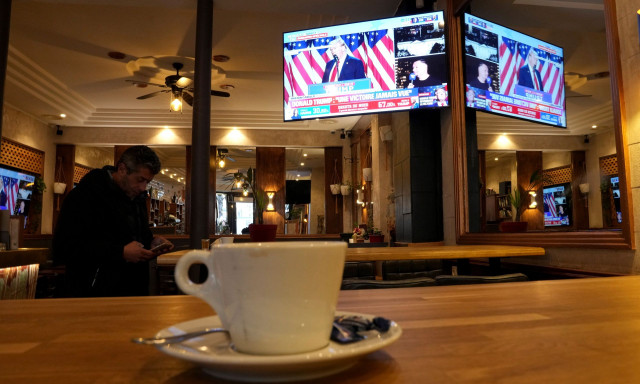 Οι μισοί Αμερικανοί ενημερώνονται μέσω social media, 1 στους 5 εμπιστεύεται το TikTok