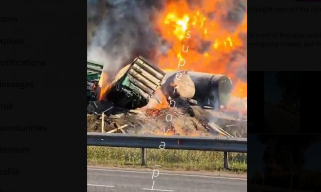 Κόλαση φωτιάς στη Ρωσία από σύγκρουση τρένου που μετέφερε καύσιμα με φορτηγό - Δείτε βίντεο