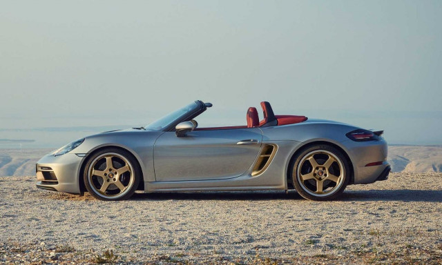 H Porsche κάνει πίσω στα ηλεκτρικά, την… πληρώνει η VW