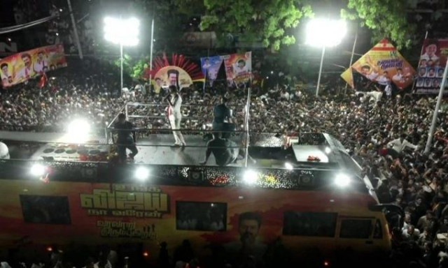 Στιγμές πανικού στην Ινδία: Τουλάχιστον 38 άτομα ποδοπατήθηκαν και σκοτώθηκαν - Βίντεο