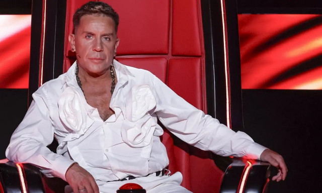 Ο Γιώργος Μαζωνάκης στο Voice: Σείστηκε το πλατό κατά την είσοδό του