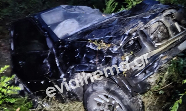 Τραγικό τροχαίο στις Ροβιές Εύβοιας -Έπεσαν με το ΙΧ στον γκρεμό, ένας νεκρός κι ένας πολυτραυματίας