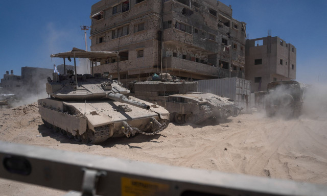 Γάζα: Προωθούνται σε κατοικημένες συνοικίες τα ισραηλινά άρματα μάχης - Παγιδευμένοι τραυματίες