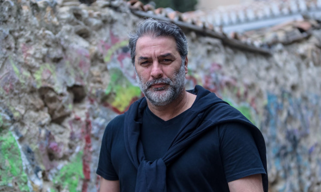 Βασίλης Μπισμπίκης: «Αν έχεις δύο μπουκάλια ουίσκι, θα έρθω» - Η ατάκα του πριν από συνέντευξη