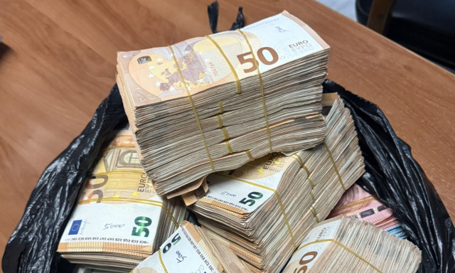 Ομόνοια: Ένα μικρό «θησαυρό» κατείχε 58χρονος αλλοδαπός που συνελήφθη για λαθραία πώληση τσιγάρων