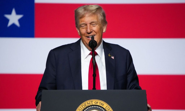 Τραμπ: «Ηλίθιος ο Μεντβέντεφ» - Το Αφγανιστάν έστρωσε τον δρόμο για την Ουκρανία