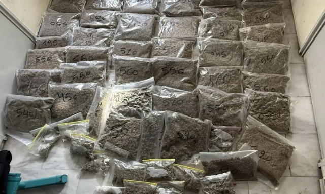 Εντοπίστηκαν πάνω από 22 κιλά κάνναβης σε αποθήκη στο Μαρκόπουλο- Συνελήφθη 41χρονος