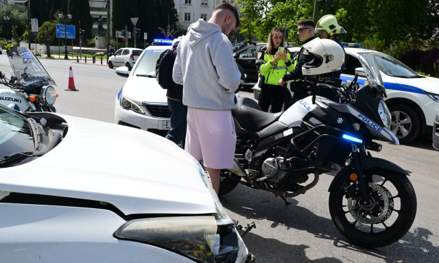 Τροχαίο με υλικές ζημιές σε σταθμευμένα οχήματα: Τι πρέπει να κάνουν οι οδηγοί