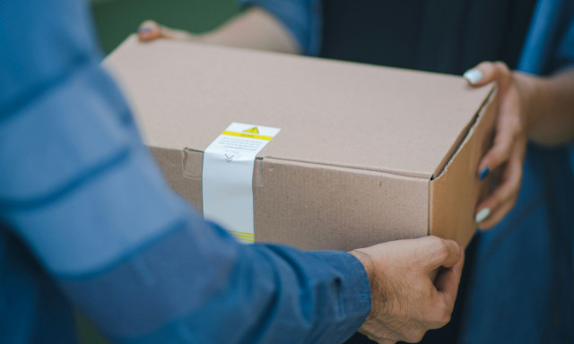 Επτά ευρώ «χαράτσι» σε όλα τα εισαγόμενα δέματα από Shein και Temu ζητά ο GR.EC.A