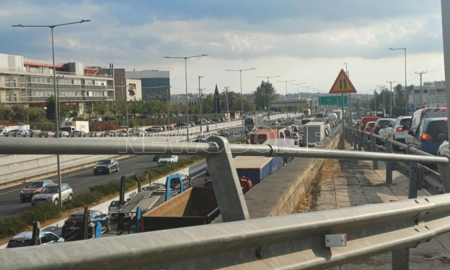 Κίνηση τώρα: Σημαντικά προβλήματα στον Κηφισό - Μεγάλες καθυστερήσεις σε κεντρικούς δρόμους