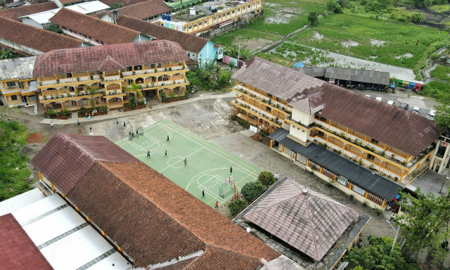 Ινδονησία: Περισσότερα από 9.000 παιδιά έχουν υποστεί τροφική δηλητηρίαση από δωρεάν σχολικά γεύματα