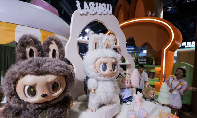Labubu: Τρόπο ζωής θέλει να κάνει το κουκλάκι η κινεζική Pop Mart που αντιγράφει μεθόδους... Disney