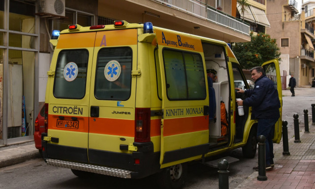 Τραγωδία στη Θεσσαλονίκη: Νεκρή 48χρονη που έπεσε από μπαλκόνι ενώ καθάριζε τζάμια