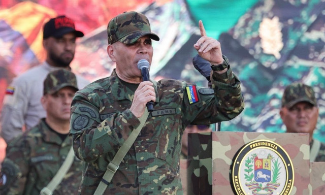 Βενεζουέλα: Ο υπουργός άμυνας καταγγέλει την παρουσία αμερικάνικων μαχητικών αεροσκαφών