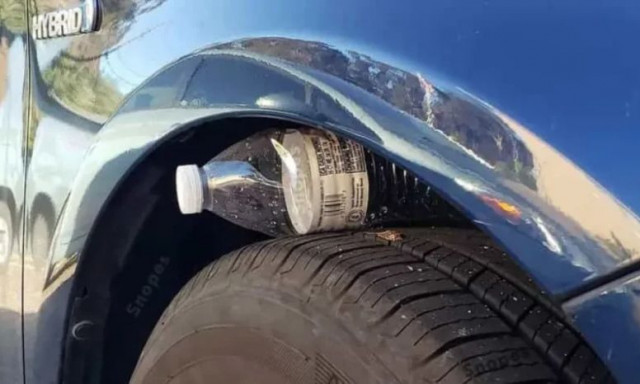 Το κόλπο με το πλαστικό μπουκάλι που χρησιμοποιούν οι κλέφτες αυτοκινήτων και πρέπει να ξέρετε