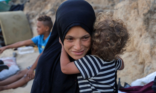 Η «Oδύσσεια» μίας μάνας στη Γάζα: Έχασε τρία παιδιά, δίνει μάχη να σωθεί το τέταρτο