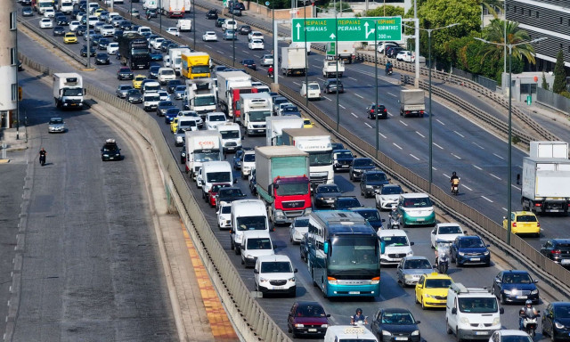 Κίνηση τώρα: Τροχαίο ατύχημα στη Λεωφόρο Αλίμου - Καθυστερήσεις στο ρεύμα προς Ηλιούπολη