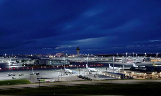 Μόναχο: Δεύτερη νύχτα προβλημάτων στο αεροδρόμιο - Κλειστοί και οι δύο διάδρομοι